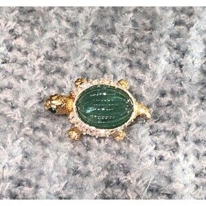 Carolee Emerald Green Ribbed Glass Cabochon Crystal  Turtle Pin Brooch Signed